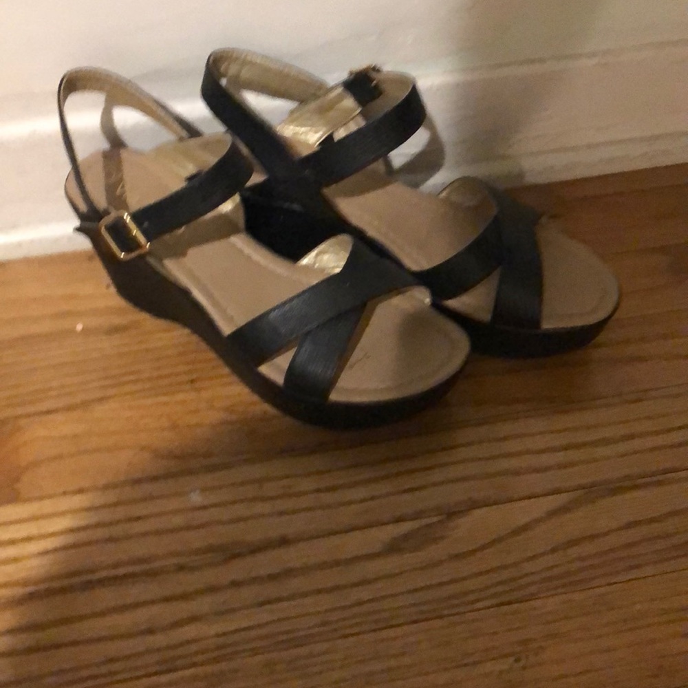 Peruvian shoes. Is not my favorite. Maybe your.